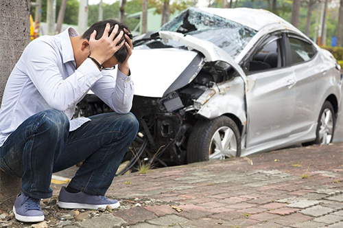 交通事故被害に遭ったらすぐに確認！ 弁護士費用特約を使うべき理由