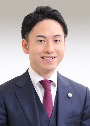 弁護士　椎名 英之